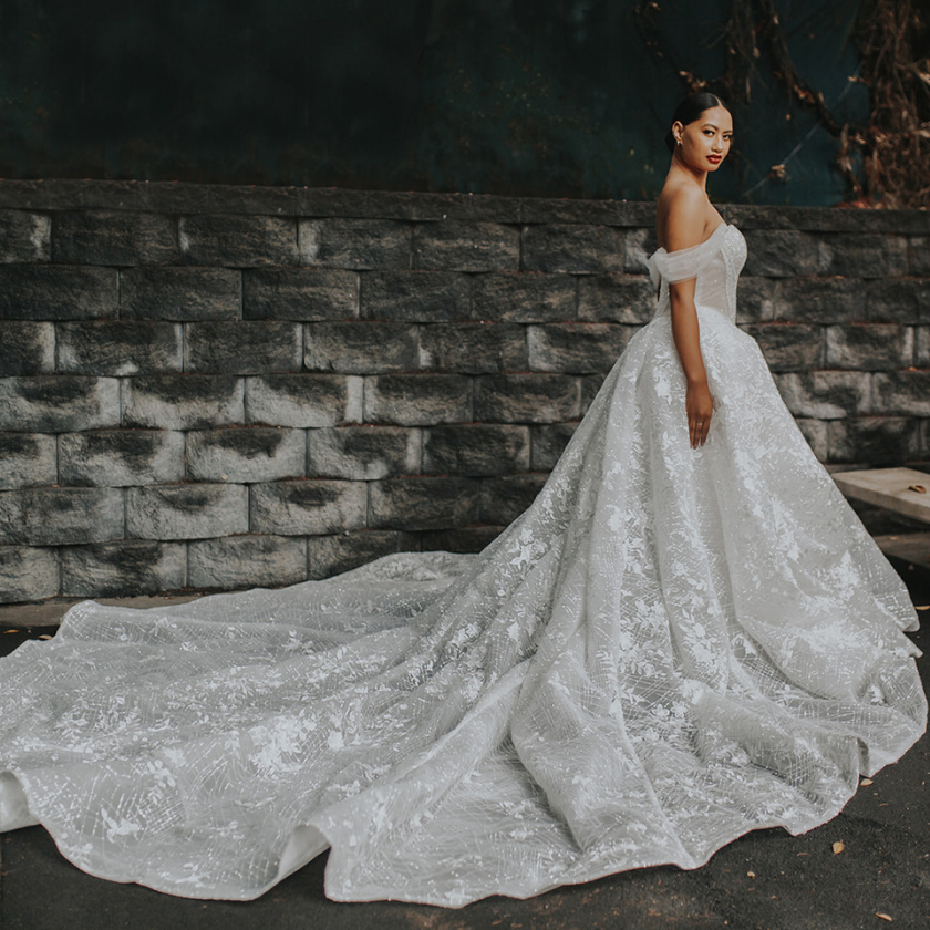 lace wedding dress