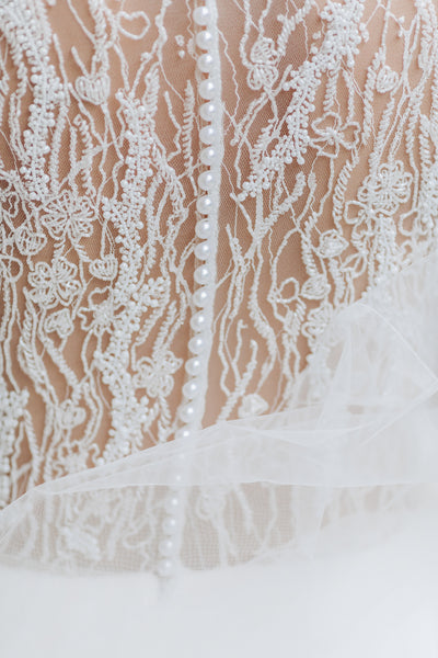 classic lace wedding gowns